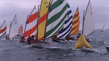 Photo Beeltes at a leeward mark.